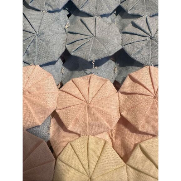 Antique Handmade 1940s YoYo Quilt - Picture 4 of 5